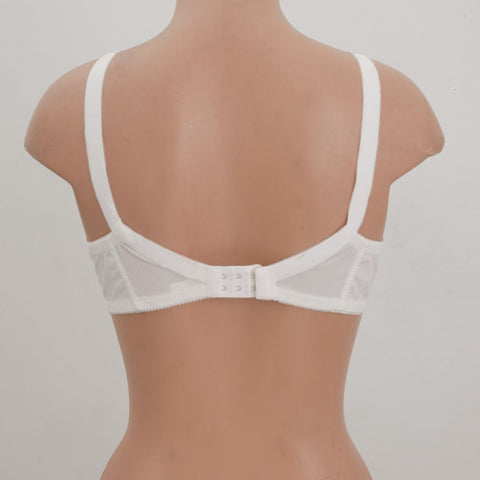 B QUEEN WHITE BRA