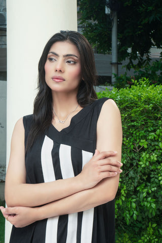 Black and White blended silk Airline  Sleeve less shirt