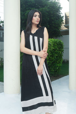 Black and White blended silk Airline  Sleeve less shirt